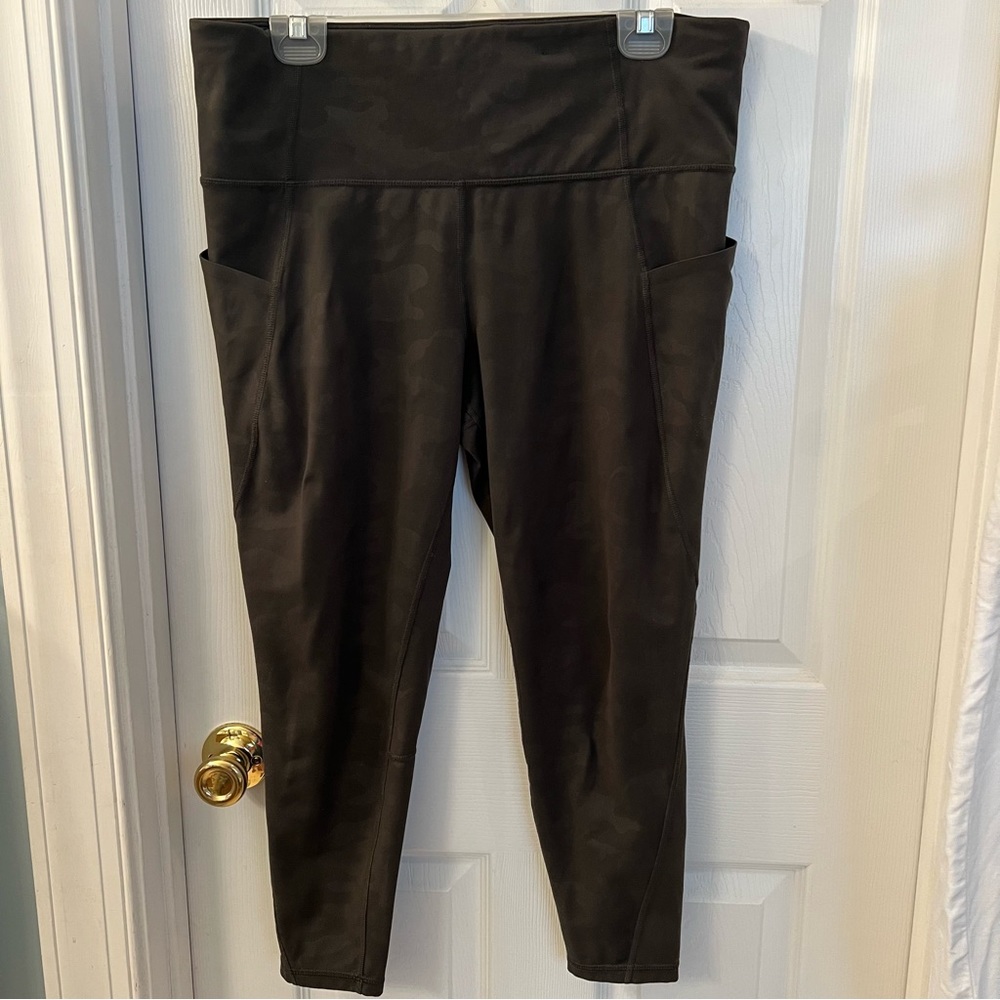 Xersion Move Camo Print 7/8 Ankle Leggings Sz XL